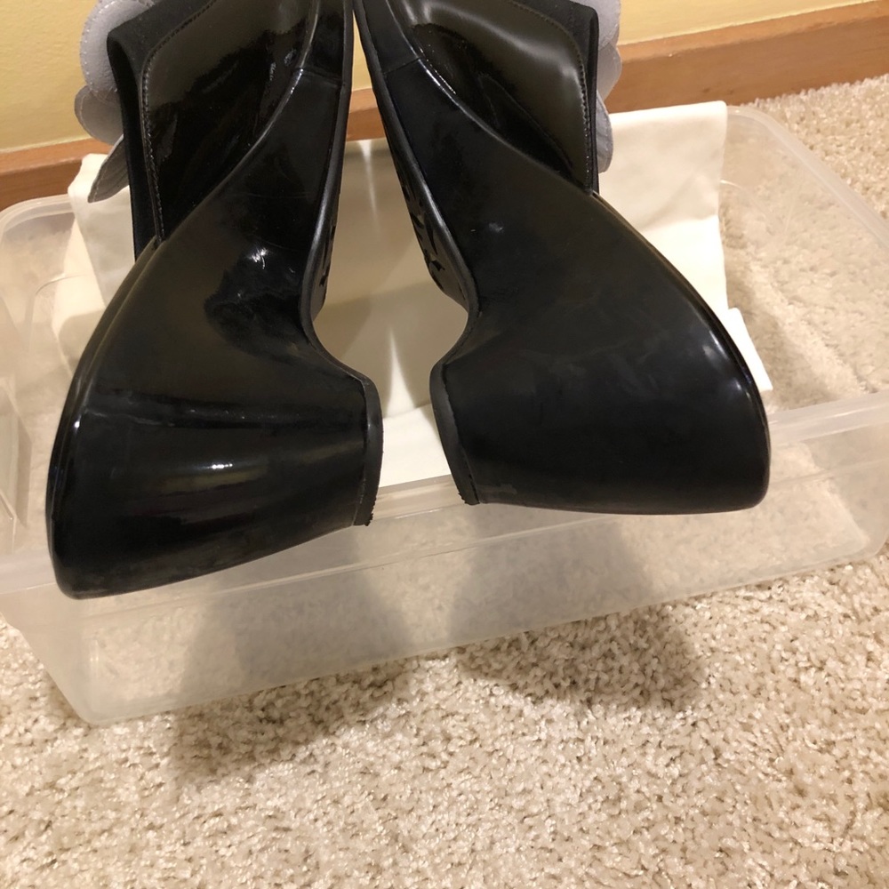 Taryn Rose Flower Wedge